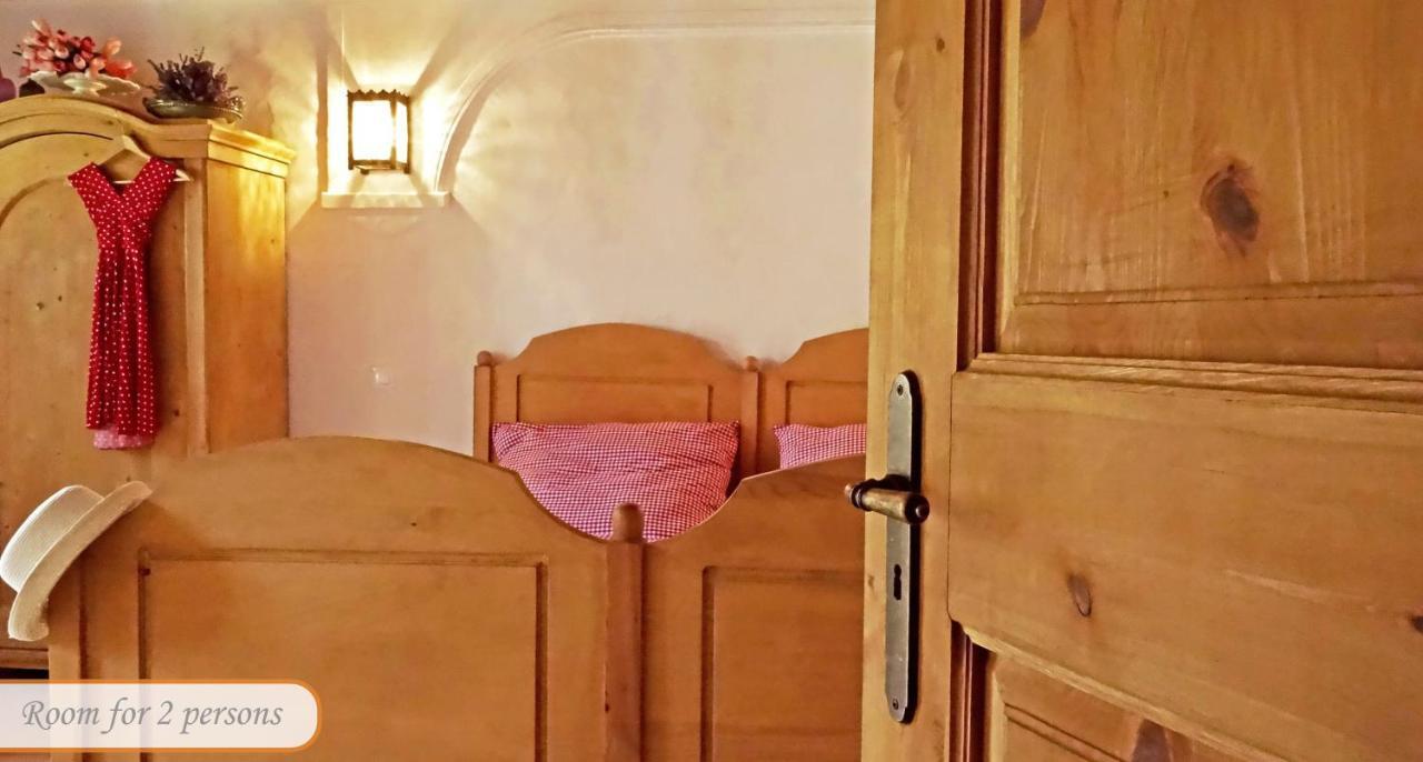 B B Guesthouse ティハニ エクステリア 写真